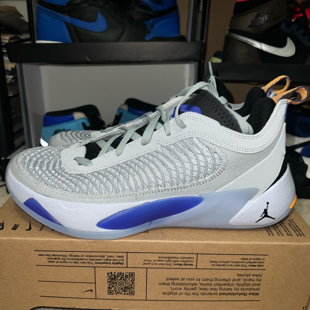 Jordan Men's Gray and Blue Sneakers